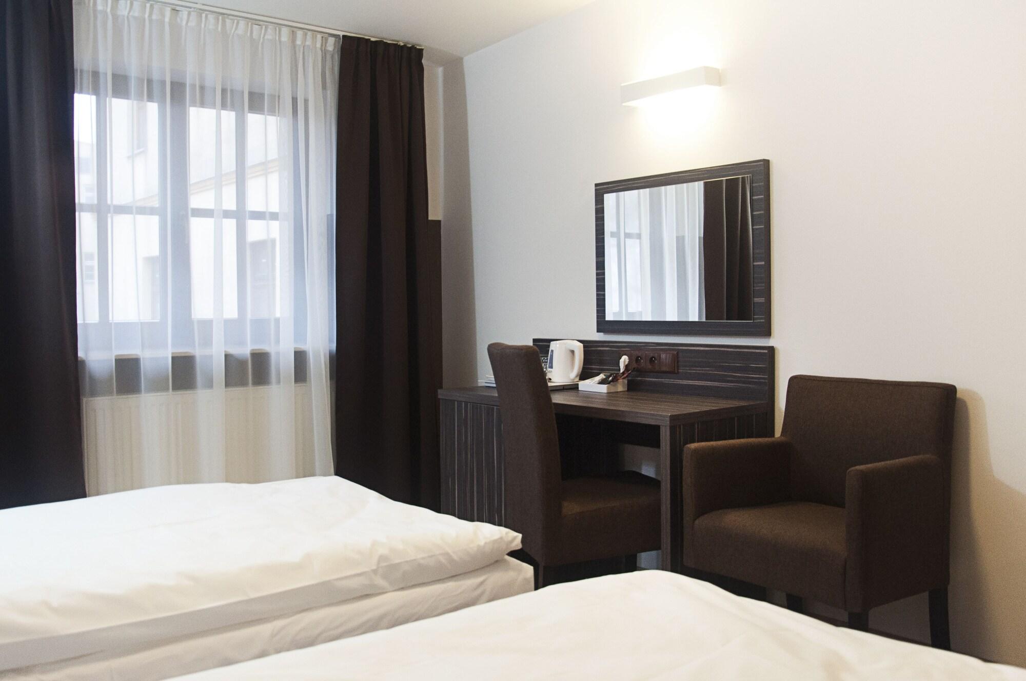 Pergamin Apartments Краков Экстерьер фото