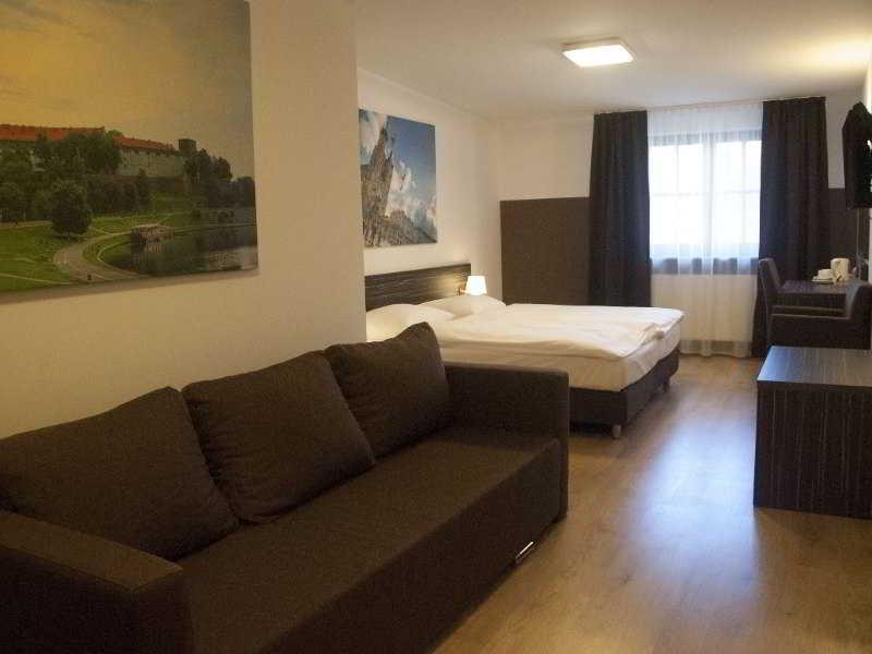 Pergamin Apartments Краков Экстерьер фото